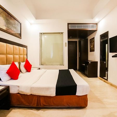 Hotel Livasa Inn Near Blk Hospital Делхи Стая снимка