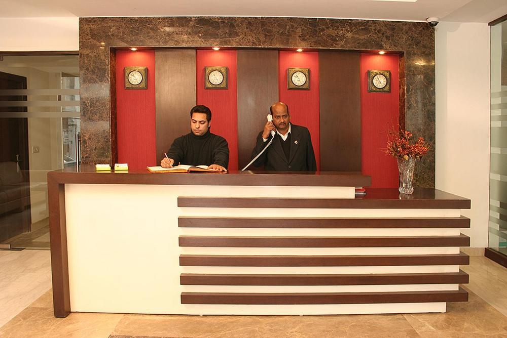 Hotel Livasa Inn Near Blk Hospital Делхи Екстериор снимка