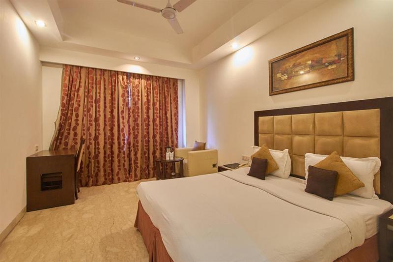 Hotel Livasa Inn Near Blk Hospital Делхи Екстериор снимка