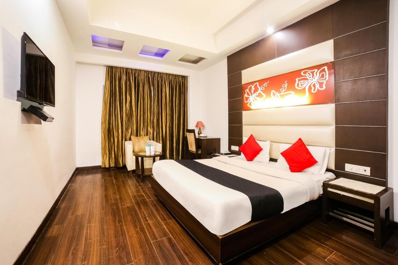 Hotel Livasa Inn Near Blk Hospital Делхи Екстериор снимка