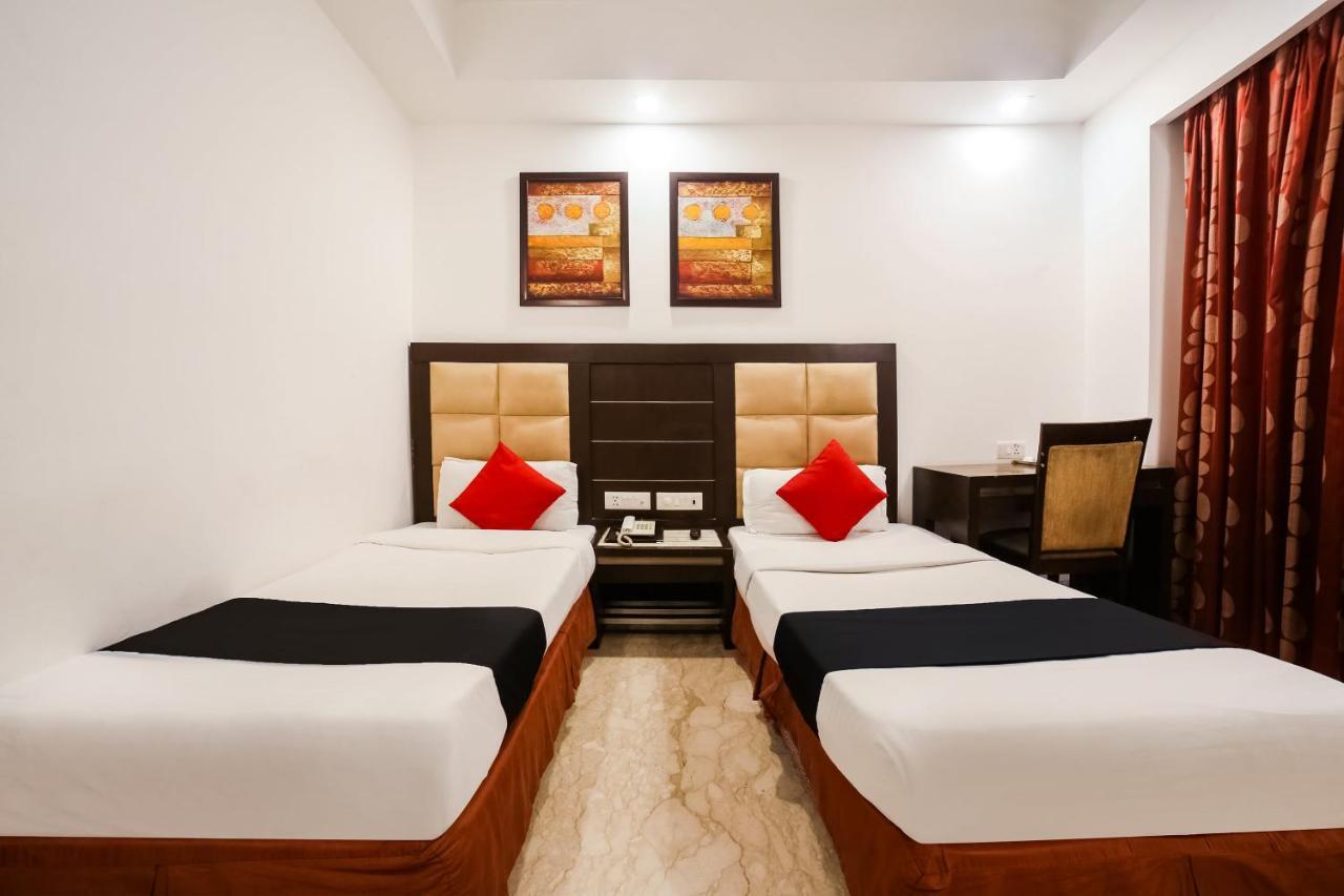 Hotel Livasa Inn Near Blk Hospital Делхи Екстериор снимка